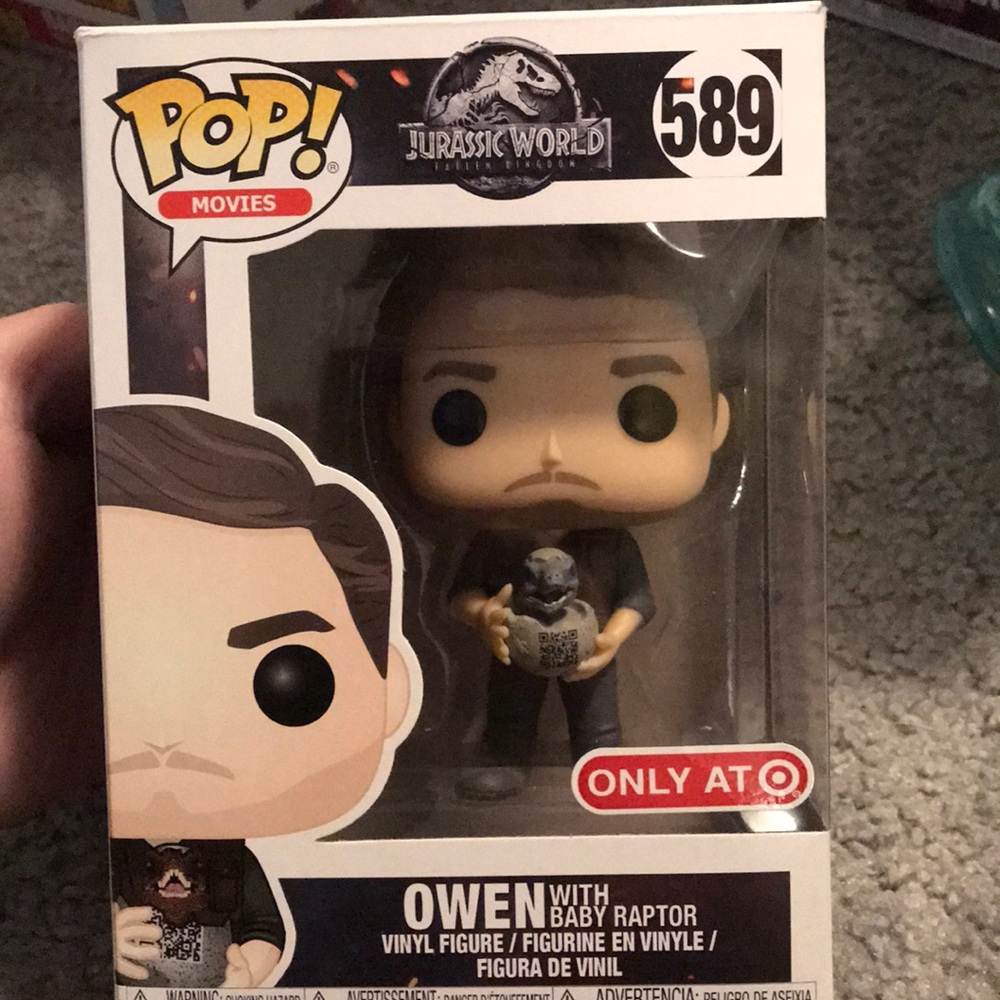Funko pop Owen with baby raptor